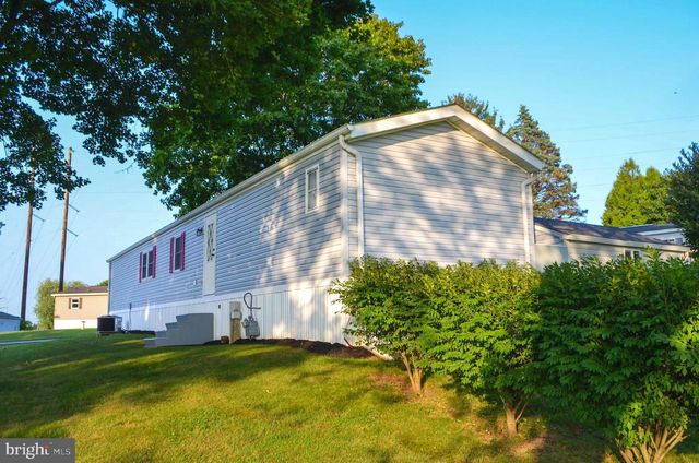 113 RAIN DOVE DR, Red Lion, PA 17356