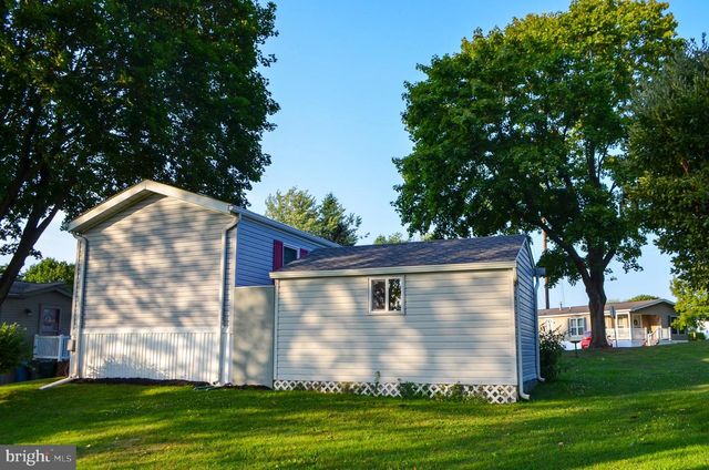 113 RAIN DOVE DR, Red Lion, PA 17356