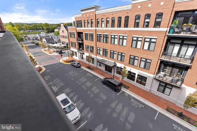 3 STATIONMASTER ST SE #402, Leesburg, VA 20175