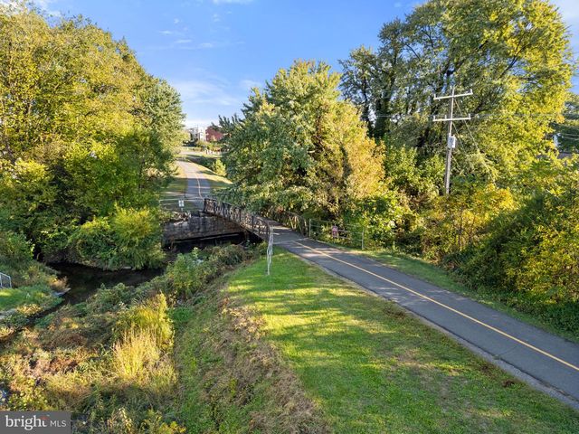 3 STATIONMASTER ST SE #402, Leesburg, VA 20175
