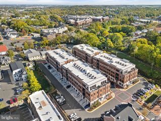 3 STATIONMASTER ST SE #402, Leesburg, VA 20175