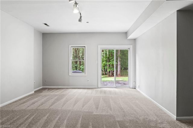 4532 Fernhaven Circle, Winston-salem, NC 27104