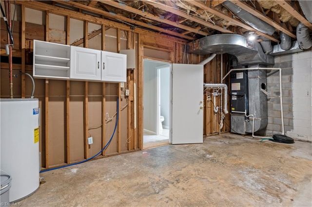 4532 Fernhaven Circle, Winston-salem, NC 27104