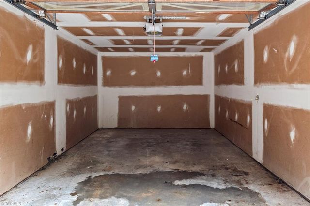 4532 Fernhaven Circle, Winston-salem, NC 27104