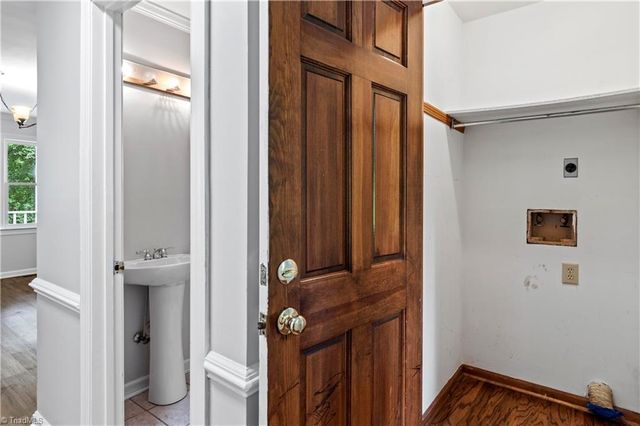 4532 Fernhaven Circle, Winston-salem, NC 27104