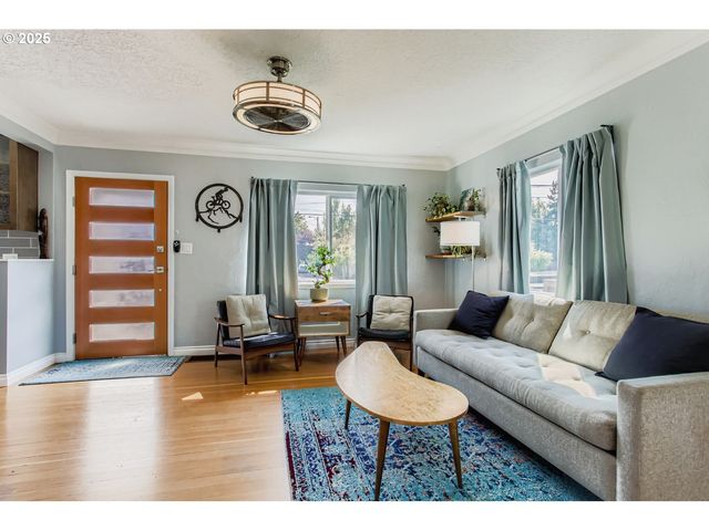 6041 N CAMPBELL Ave, Portland, OR 97217