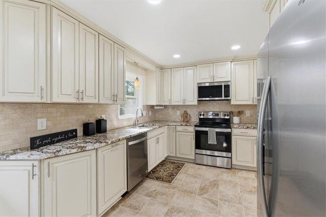 681 Manor Ridge SW Drive, Mableton, GA 30126