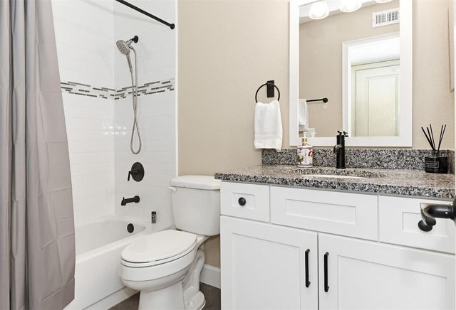 1600 BIG TREE ROAD G3, South Daytona, FL 32119