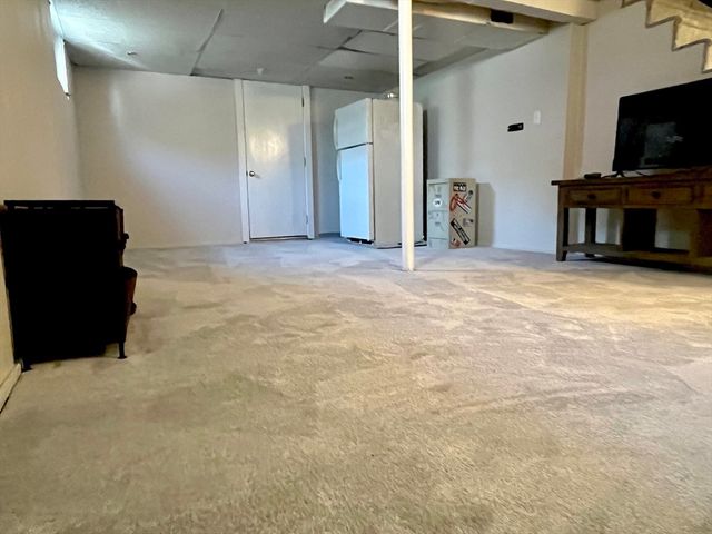 16 Douglas Ave, Beverly, MA 01915