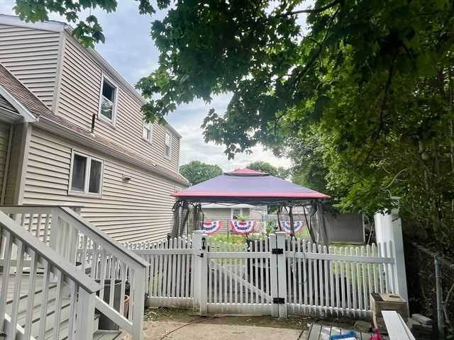16 Douglas Ave, Beverly, MA 01915