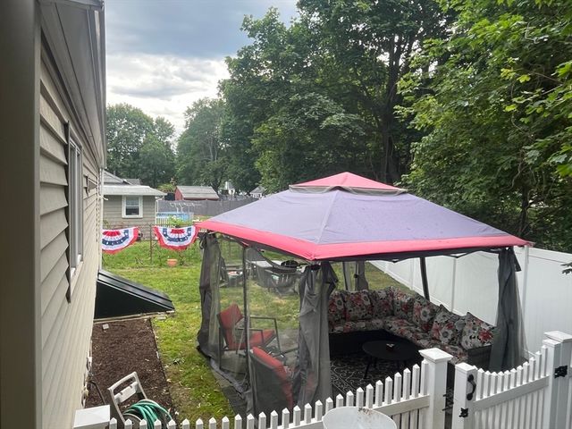 16 Douglas Ave, Beverly, MA 01915