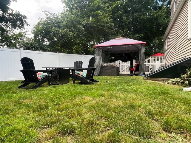 16 Douglas Ave, Beverly, MA 01915