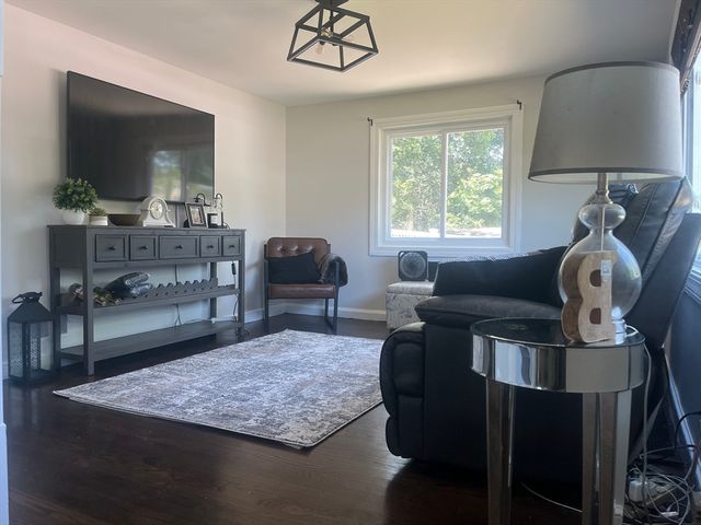 16 Douglas Ave, Beverly, MA 01915