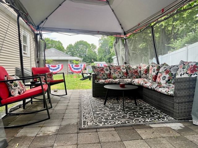 16 Douglas Ave, Beverly, MA 01915