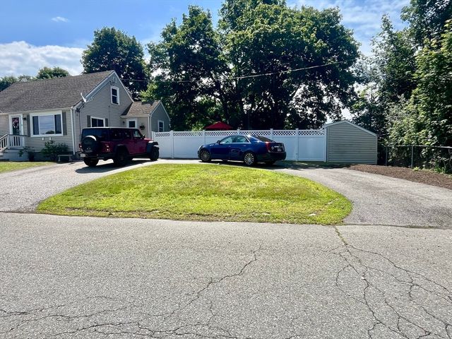 16 Douglas Ave, Beverly, MA 01915