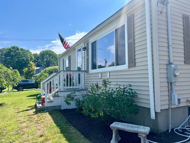 16 Douglas Ave, Beverly, MA 01915
