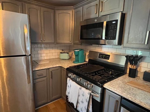 16 Douglas Ave, Beverly, MA 01915