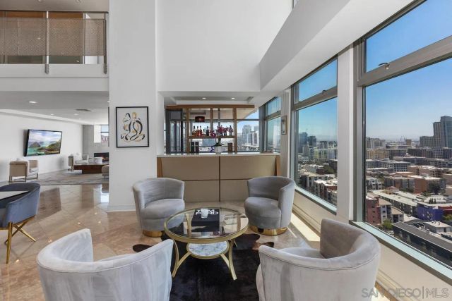 645 Front St 2004, San Diego, CA 92101