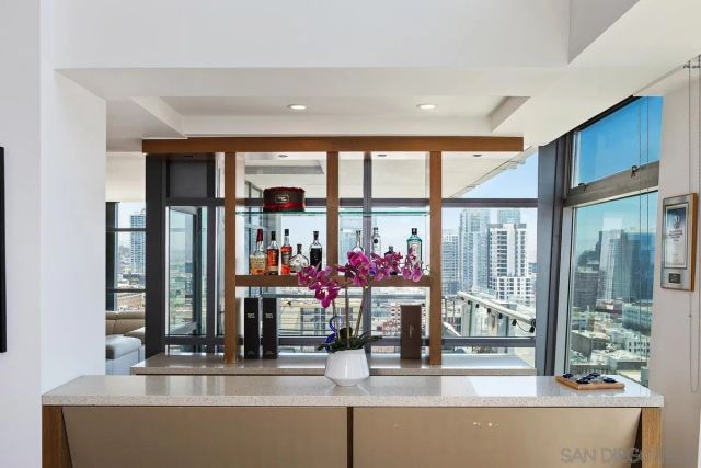 645 Front St 2004, San Diego, CA 92101