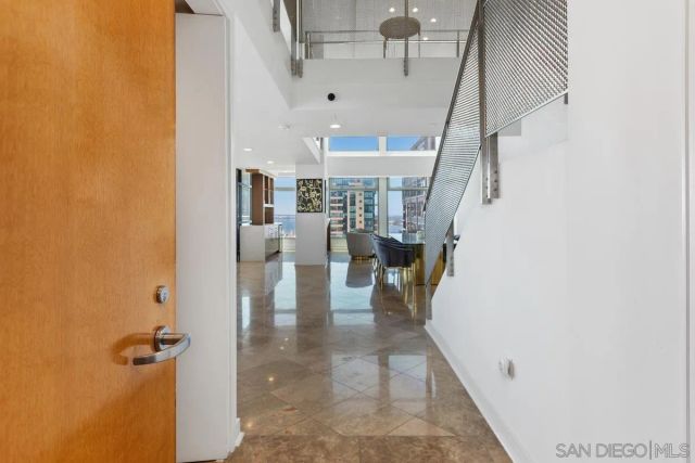 645 Front St 2004, San Diego, CA 92101