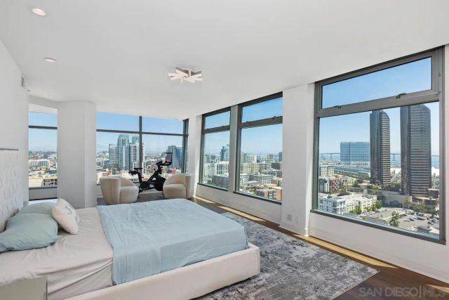 645 Front St 2004, San Diego, CA 92101