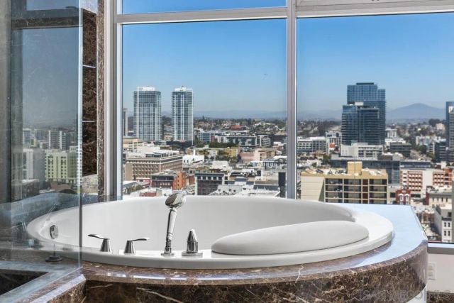 645 Front St 2004, San Diego, CA 92101