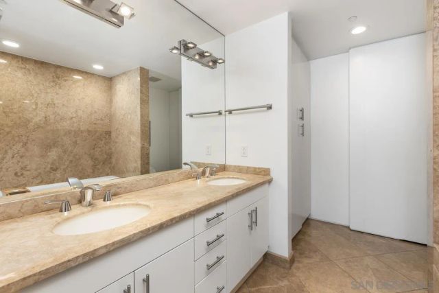 645 Front St 2004, San Diego, CA 92101