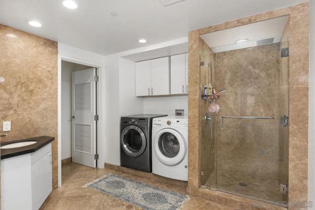 645 Front St 2004, San Diego, CA 92101