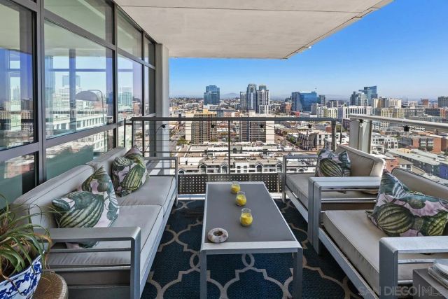 645 Front St 2004, San Diego, CA 92101