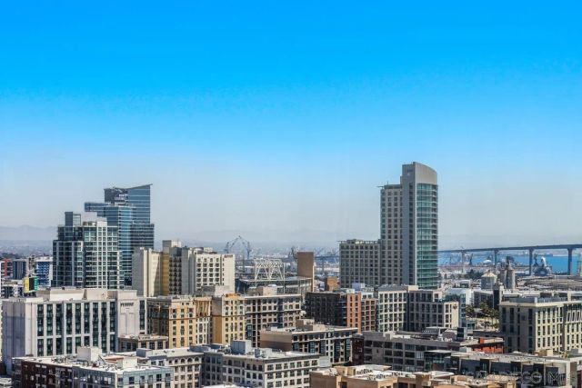 645 Front St 2004, San Diego, CA 92101