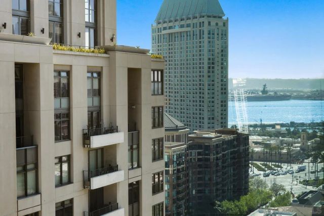 645 Front St 2004, San Diego, CA 92101