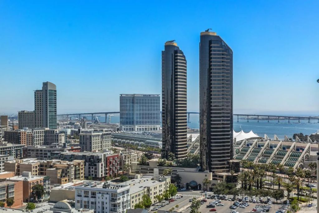 645 Front St 2004, San Diego, CA 92101