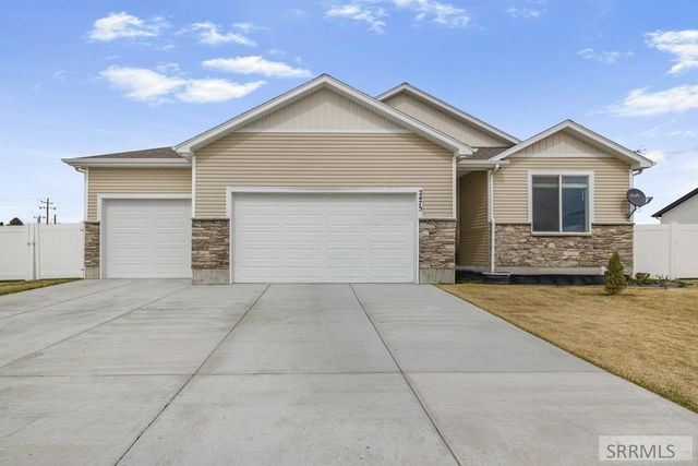 2475 Pinnacle Drive, Idaho Falls, ID 83401