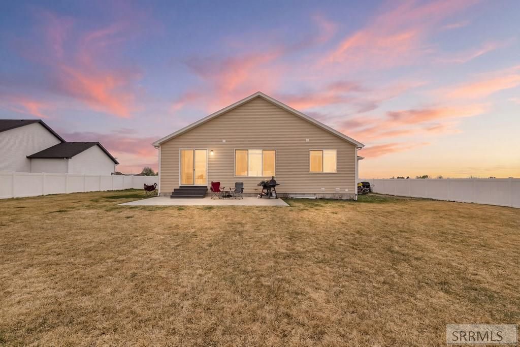 Image 4 of property listing at 2475 Pinnacle Drive, Idaho Falls, ID 83401
