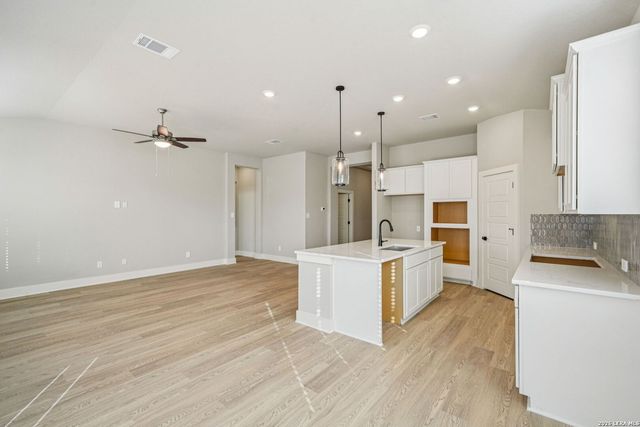 930 Earp Blvd, San Antonio, TX 78260