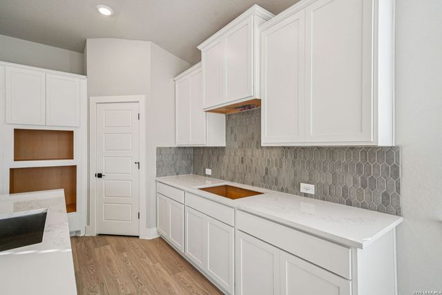 930 Earp Blvd, San Antonio, TX 78260