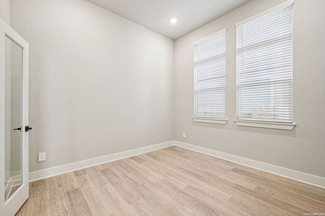 930 Earp Blvd, San Antonio, TX 78260