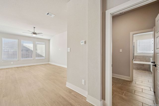 930 Earp Blvd, San Antonio, TX 78260