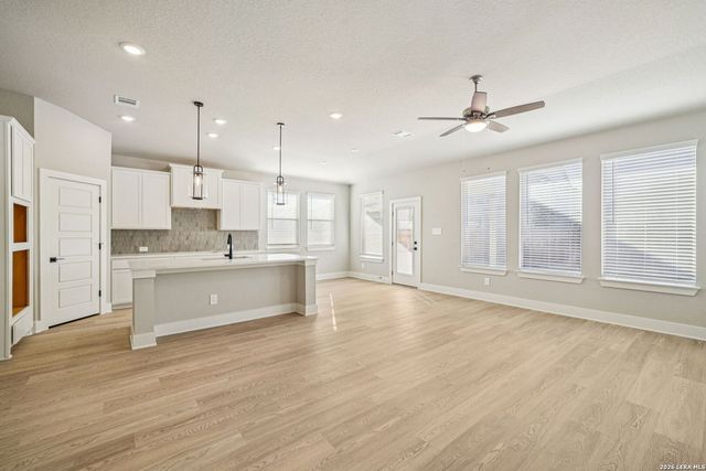 930 Earp Blvd, San Antonio, TX 78260