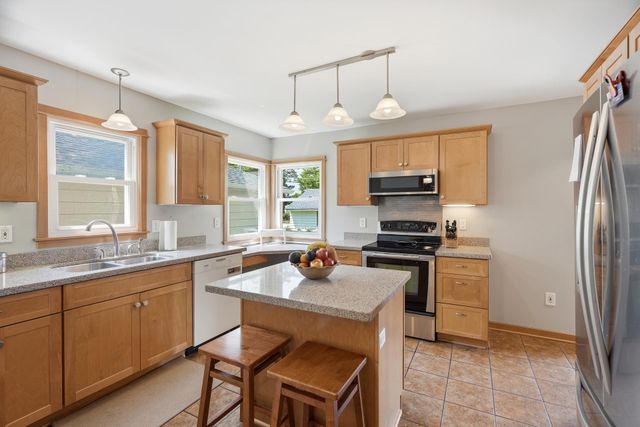 681 Wilder Street S, Saint Paul, MN 55116