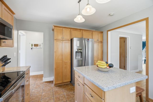 681 Wilder Street S, Saint Paul, MN 55116