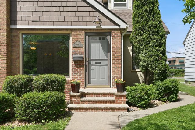 681 Wilder Street S, Saint Paul, MN 55116
