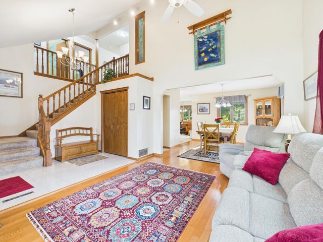 2194 Jennifer Court, North Saint Paul, MN 55109