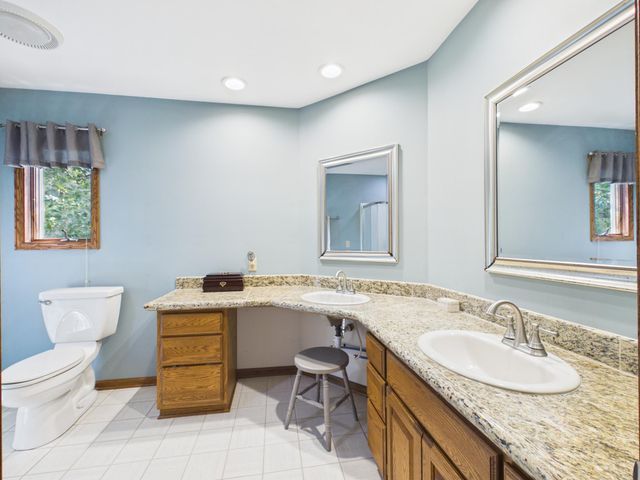 2194 Jennifer Court, North Saint Paul, MN 55109