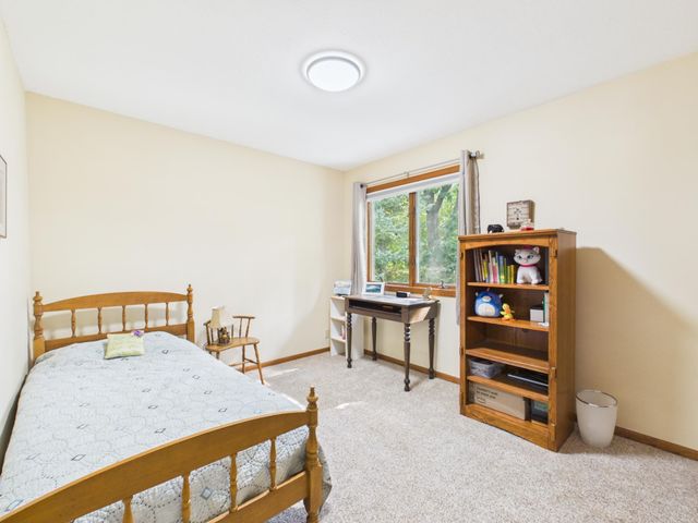 2194 Jennifer Court, North Saint Paul, MN 55109