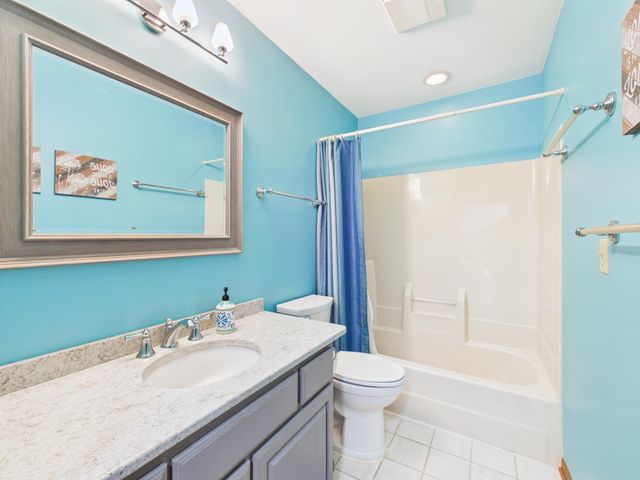 2194 Jennifer Court, North Saint Paul, MN 55109