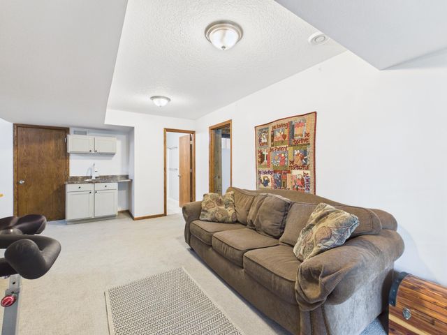 2194 Jennifer Court, North Saint Paul, MN 55109
