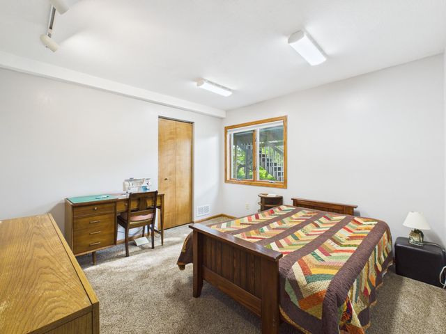 2194 Jennifer Court, North Saint Paul, MN 55109
