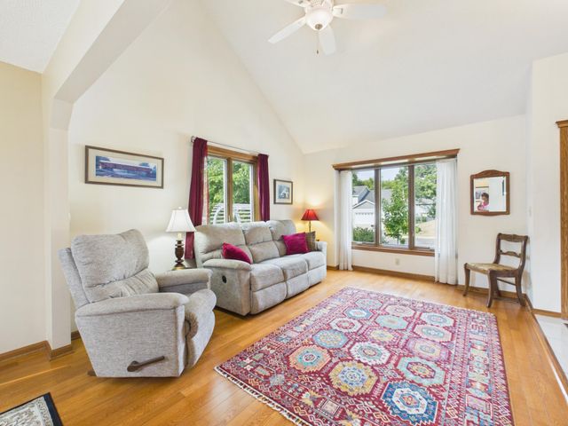 2194 Jennifer Court, North Saint Paul, MN 55109