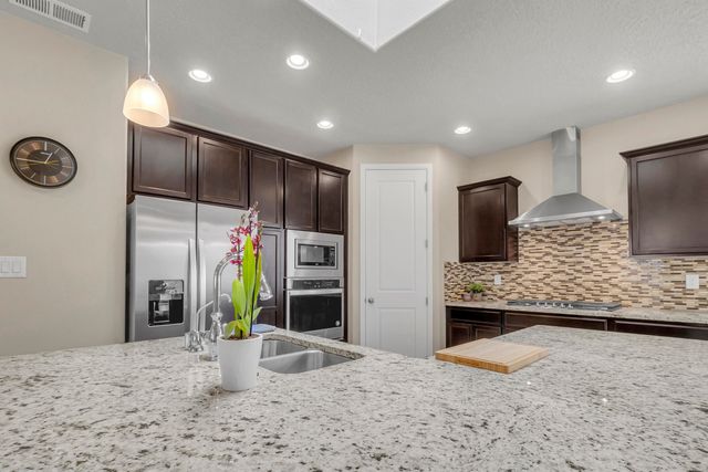 8609 Forecast Court NW, Albuquerque, NM 87120